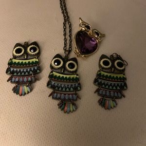 Owl matching set with an owl brooch.